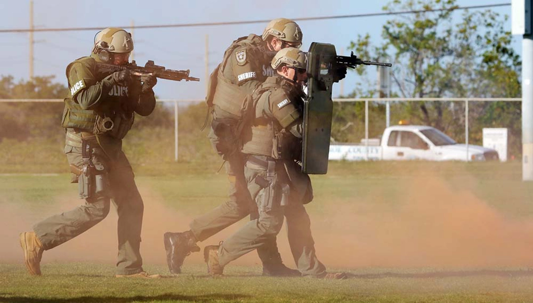 Robo Shield Ballistic Shield Action
